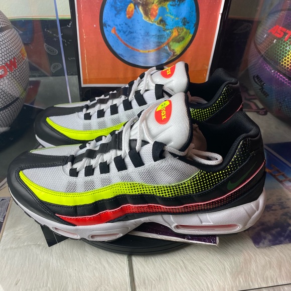 🆕 Nike Air Max 95 SE - Neon Collection - Mens - Picture 3 of 11